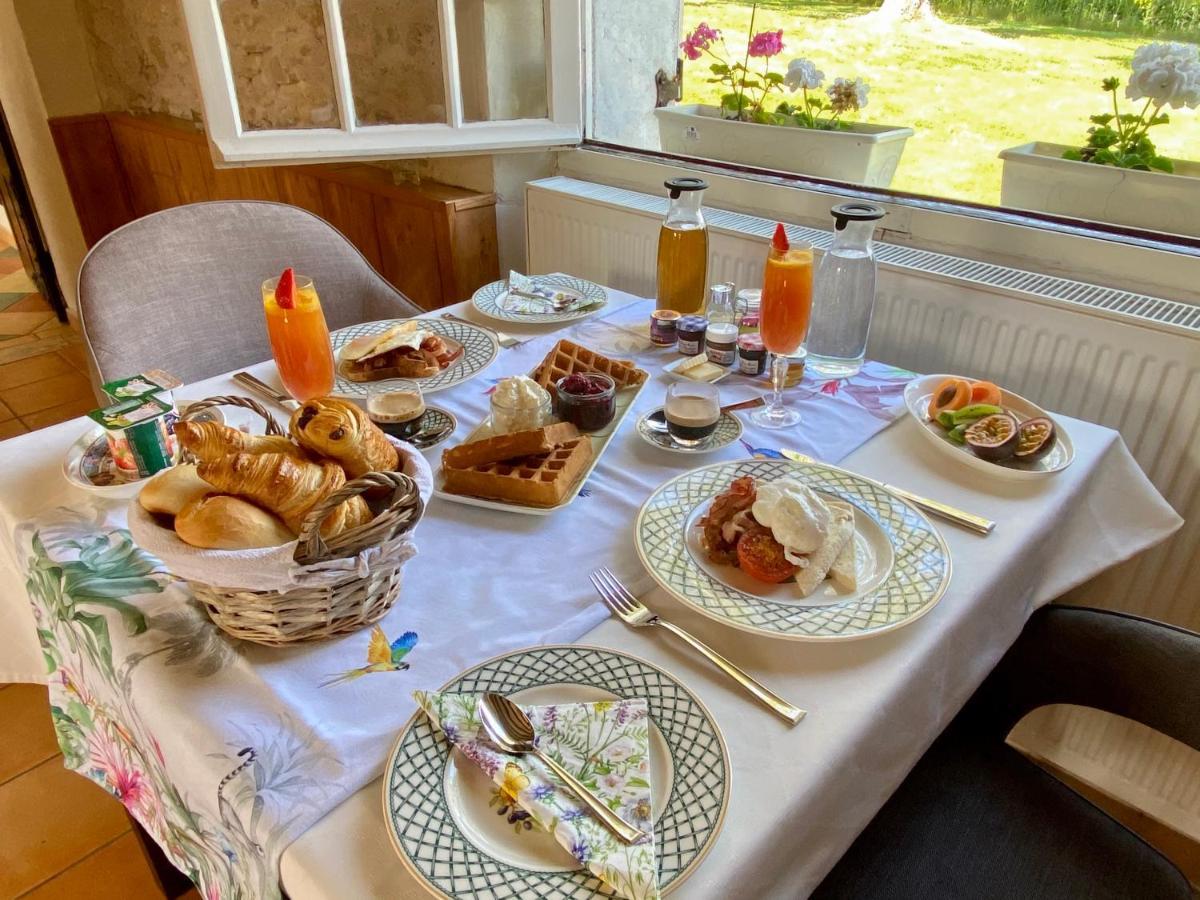 Sans Souci Bed And Breakfast Luxe Heated Pool And Restaurant Luzillé Kültér fotó