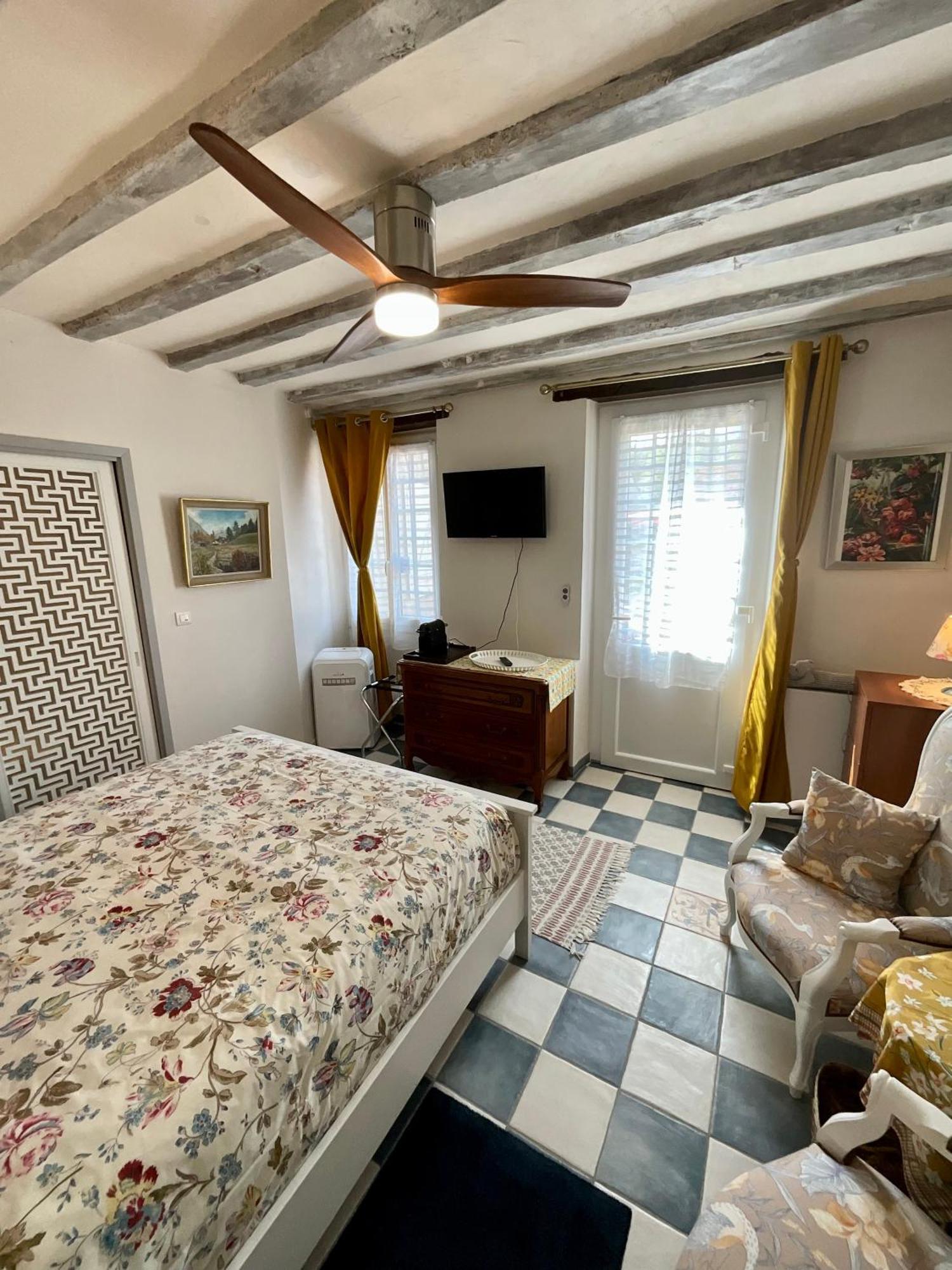 Sans Souci Bed And Breakfast Luxe Heated Pool And Restaurant Luzillé Kültér fotó