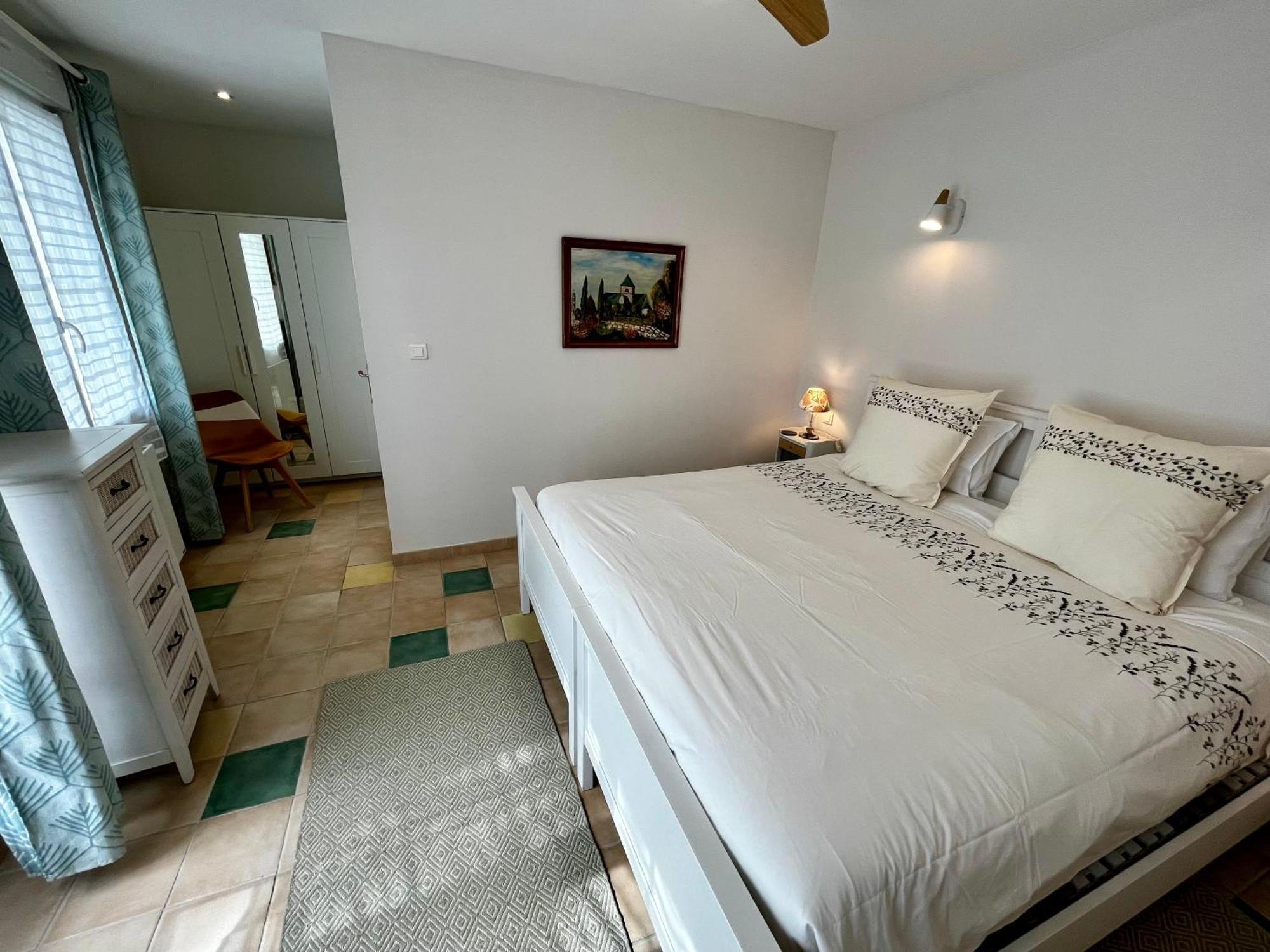 Sans Souci Bed And Breakfast Luxe Heated Pool And Restaurant Luzillé Szoba fotó